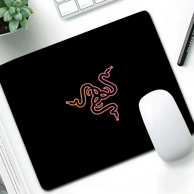 Gaming Accessories Keyboards - لوحة ماوس فاخرة من Razer، حصيرة