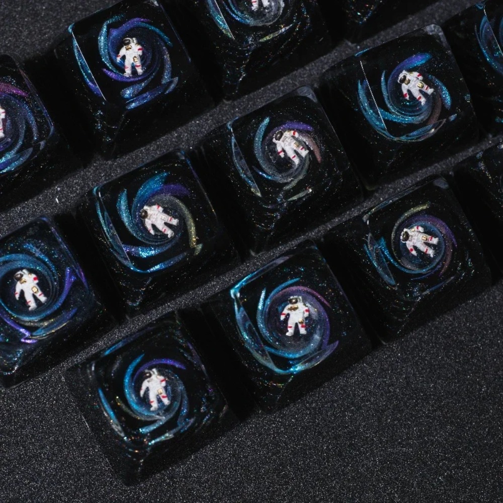 Gaming Accessories To Gift - الحرفي Keycap رائد الفضاء الراتنج مفتاح